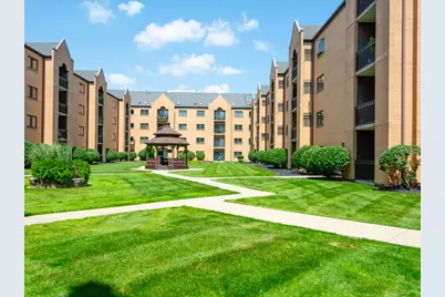 7410 W Lawrence Avenue #324, Harwood Heights, IL 60706 - Photo 5