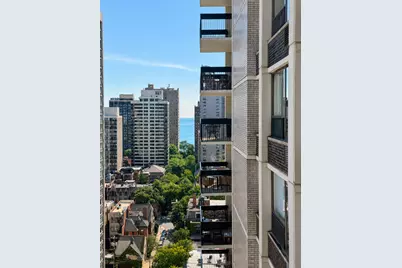 1460 N Sandburg Terrace #2106A, Chicago, IL 60610 - Photo 31