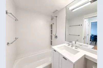 1460 N Sandburg Terrace #2106A, Chicago, IL 60610 - Photo 19
