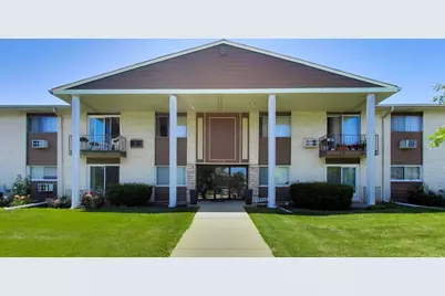 9518 Dee Road #1E, Des Plaines, IL 60016 - Photo 1