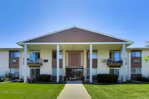 9518 Dee Rd, Des Plaines, IL 60016 - Photo 1