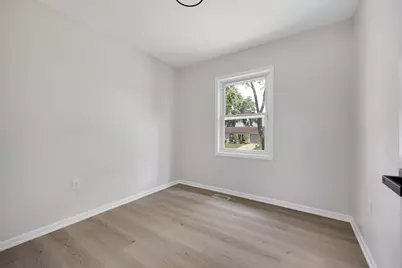 206 Ridge Circle, Streamwood, IL 60107 - Photo 11