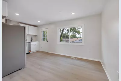 206 Ridge Circle, Streamwood, IL 60107 - Photo 5