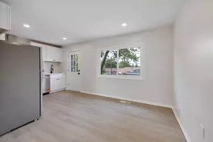 206 Ridge Cir, Streamwood, IL 60107 - Photo 5