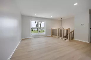206 Ridge Cir, Streamwood, IL 60107 - Photo 7