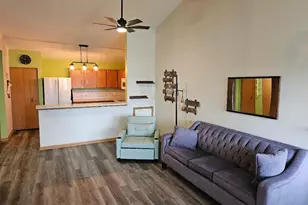 329 Silverstone Dr, Carpentersville, IL 60110 - Photo 3