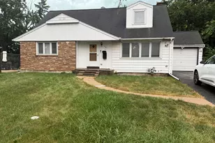 710 Algonquin Ave, Bensenville, IL 60106 - Photo 1