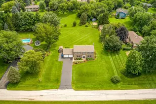 39W261 Hemlock Dr, Saint Charles, IL 60175 - Photo 33