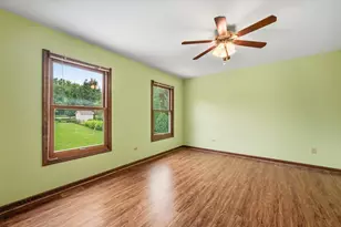 39W261 Hemlock Dr, Saint Charles, IL 60175 - Photo 23