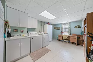 7502 W Lakeside Dr, Frankfort, IL 60423 - Photo 9