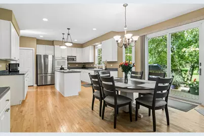 15 Dorchester Court, Hawthorn Woods, IL 60047 - Photo 7