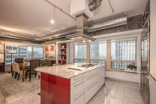800 N Michigan Ave, Chicago, IL 60611 - Photo 13