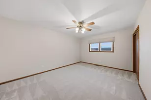 10S221 Suffield Dr, Downers Grove, IL 60516 - Photo 11