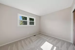 10S221 Suffield Dr, Downers Grove, IL 60516 - Photo 15