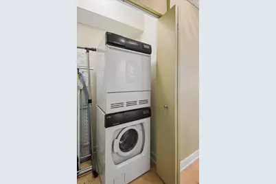 30 E Huron Street #2402, Chicago, IL 60611 - Photo 11