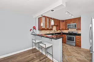 5855 N Sheridan Rd, Chicago, IL 60660 - Photo 3