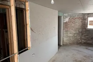 4050 W 5th Ave, Chicago, IL 60624 - Photo 17