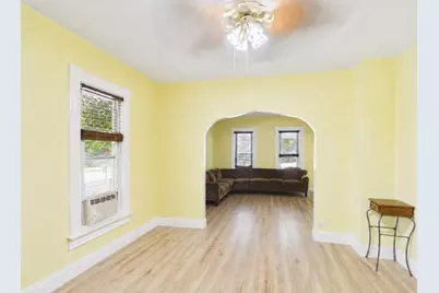 952 Larkin Avenue, Elgin, IL 60123 - Photo 3