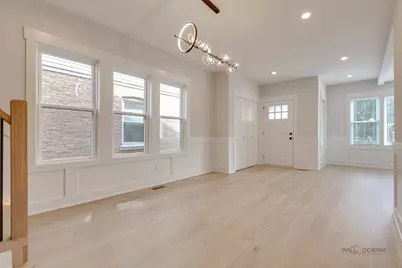 5748 W Eastwood Avenue, Chicago, IL 60630 - Photo 9