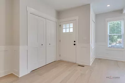 5748 W Eastwood Avenue, Chicago, IL 60630 - Photo 3