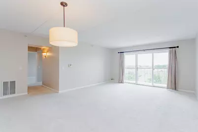 7400 N Lincoln Avenue #511, Skokie, IL 60076 - Photo 7
