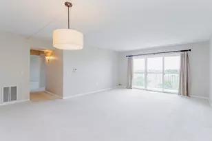 7400 N Lincoln Ave, Skokie, IL 60076 - Photo 7