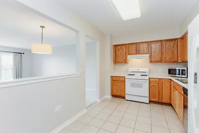 7400 N Lincoln Avenue #511, Skokie, IL 60076 - Photo 9
