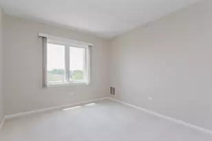 7400 N Lincoln Ave, Skokie, IL 60076 - Photo 15