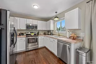 4311 Northgate Dr, Carpentersville, IL 60110 - Photo 9