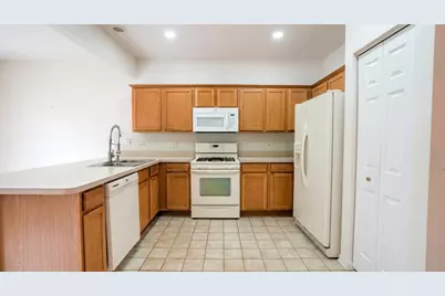 205 Westminster Drive, Bloomingdale, IL 60108 - Photo 13
