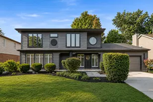 1430 Country Ln, Deerfield, IL 60015 - Photo 1