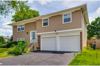 4625 Huntington Boulevard, Hoffman Estates, IL 60192 - Photo 3