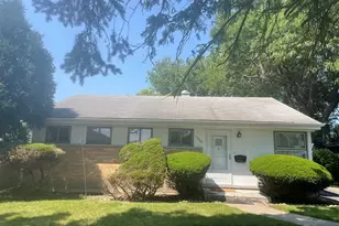 1948 Lincoln Ave, Northbrook, IL 60062 - Photo 1