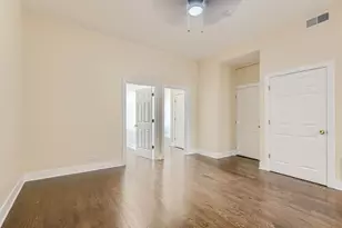 7048 N Clark St, Chicago, IL 60626 - Photo 3