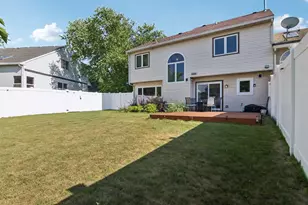 18 W Rosewood Ln, Round Lake Beach, IL 60073 - Photo 33