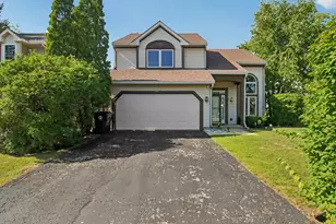 18 W Rosewood Ln, Round Lake Beach, IL 60073 - Photo 1