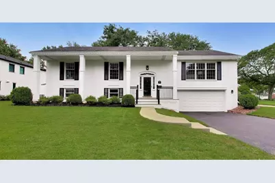 955 W Gilbert Road, Palatine, IL 60067 - Photo 1