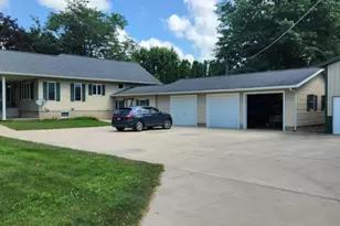 1654 Hoover Rd, Deer Grove, IL 61243 - Photo 3