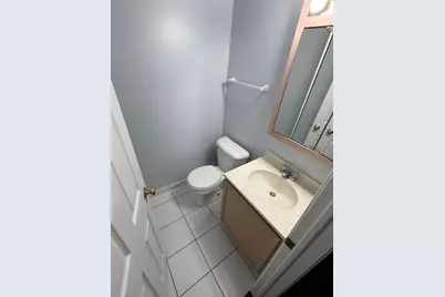 985 S Court Of Shorewood Court #2B, Vernon Hills, IL 60061 - Photo 5