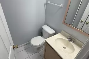 985 S Ct Of Shorewood Ct, Vernon Hills, IL 60061 - Photo 5