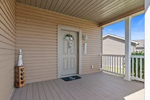 1532 Meadow View Ln, Grayslake, IL 60030 - Photo 3