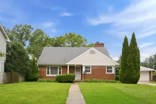 114 N Lancaster St, Mount Prospect, IL 60056 - Photo 1