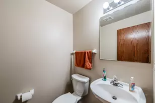 3959 Blackstone Dr, Aurora, IL 60504 - Photo 9