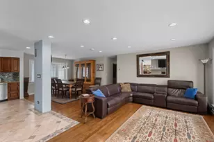 6301 N Keating Ave, Chicago, IL 60646 - Photo 5
