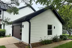 1127 Yorkshire Dr N, Sycamore, IL 60178 - Photo 3