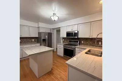1127 Yorkshire Drive N, Sycamore, IL 60178 - Photo 13