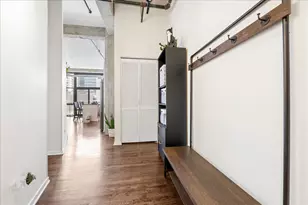 210 S Desplaines St, Chicago, IL 60661 - Photo 3