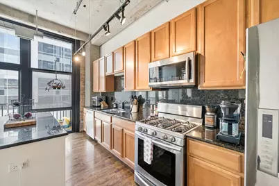 210 S Desplaines Street #507, Chicago, IL 60661 - Photo 5