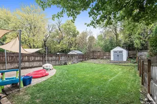 521 Milton Dr, Naperville, IL 60563 - Photo 19