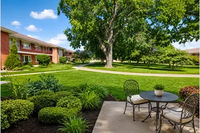 1101 Holiday Lane #8, Des Plaines, IL 60016 - Photo 7
